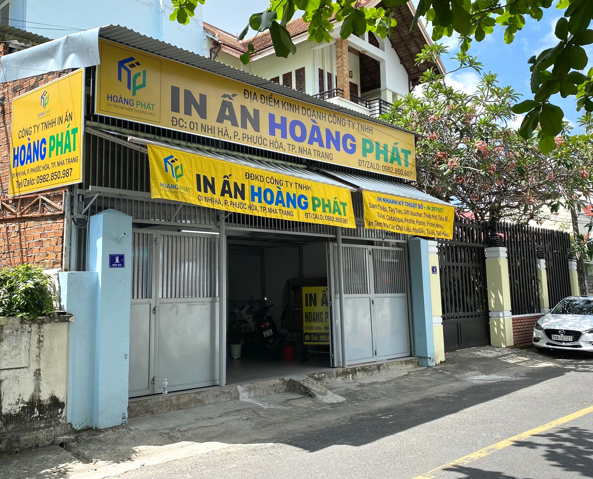 mat bang in hoang phat